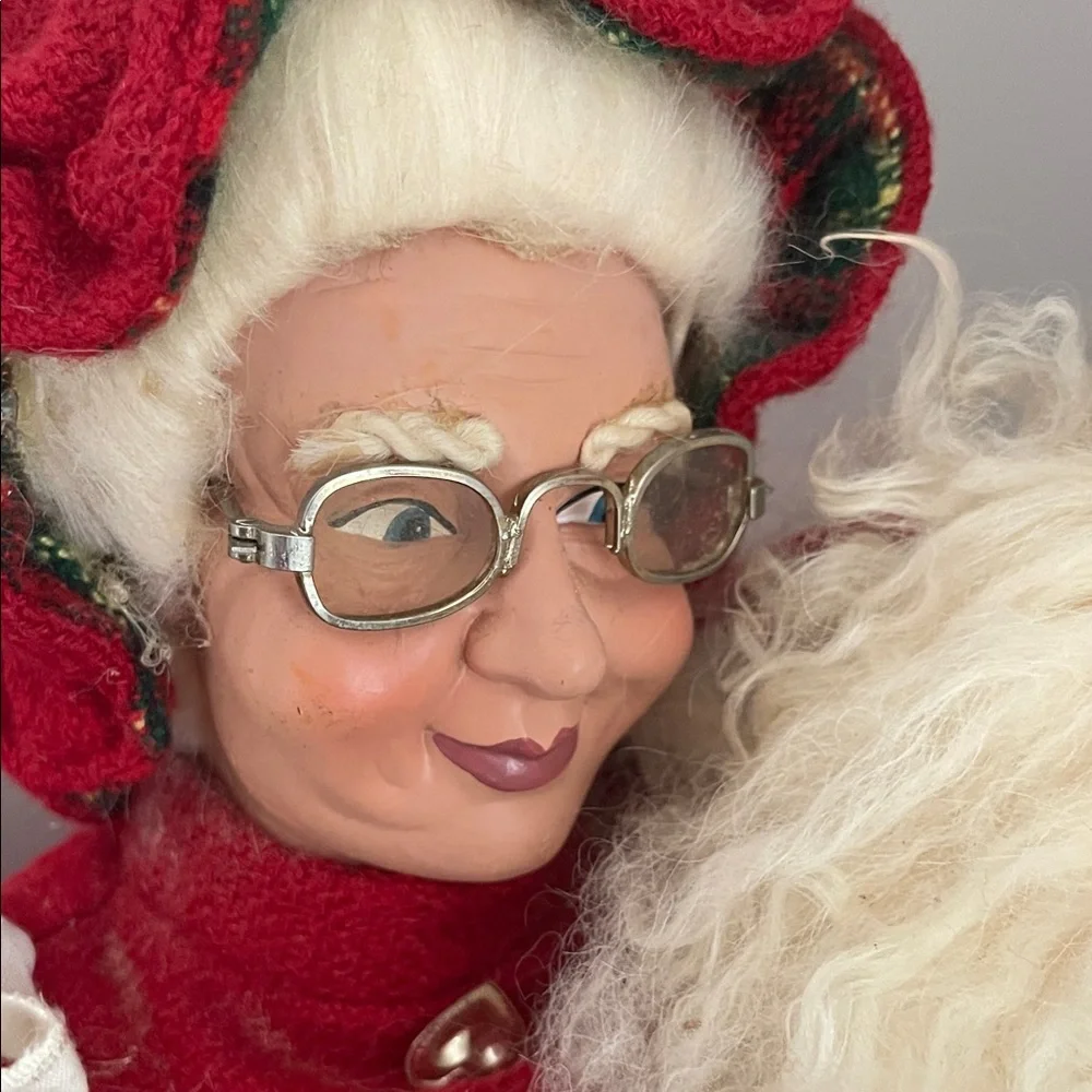 Animated/Musical Santa and Mrs. Claus Holiday Figurines - Picture 5 of 7